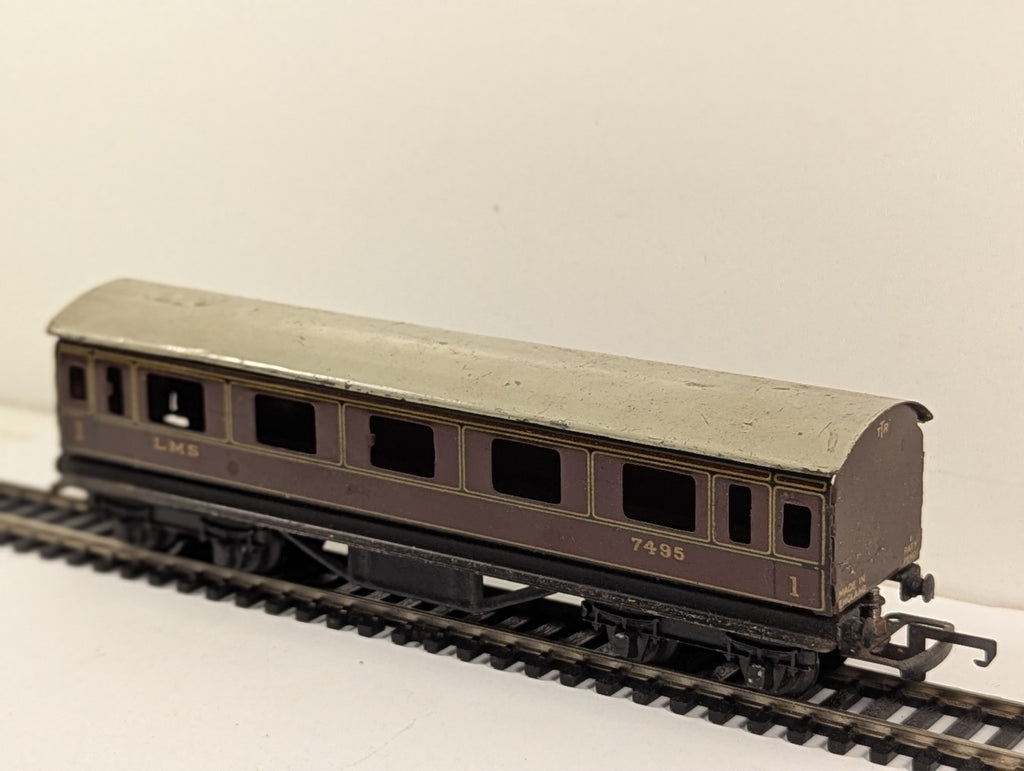 Trix OO Gauge LMS Tinplate 1st Class Composite Coach