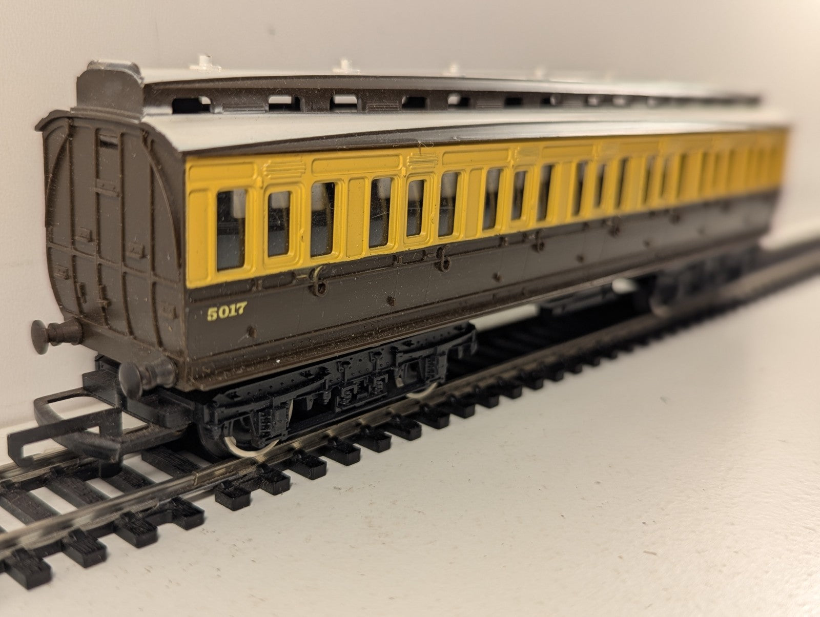Tri-ang OO Gauge GWR Clerestory Coach Passenger Coach 5017