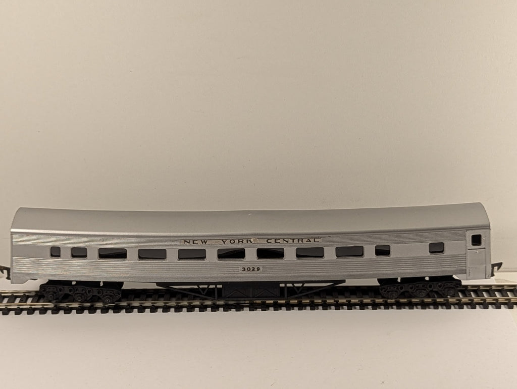 Graham Farish OO Gauge New York Central Coach Silver - Wrong Box