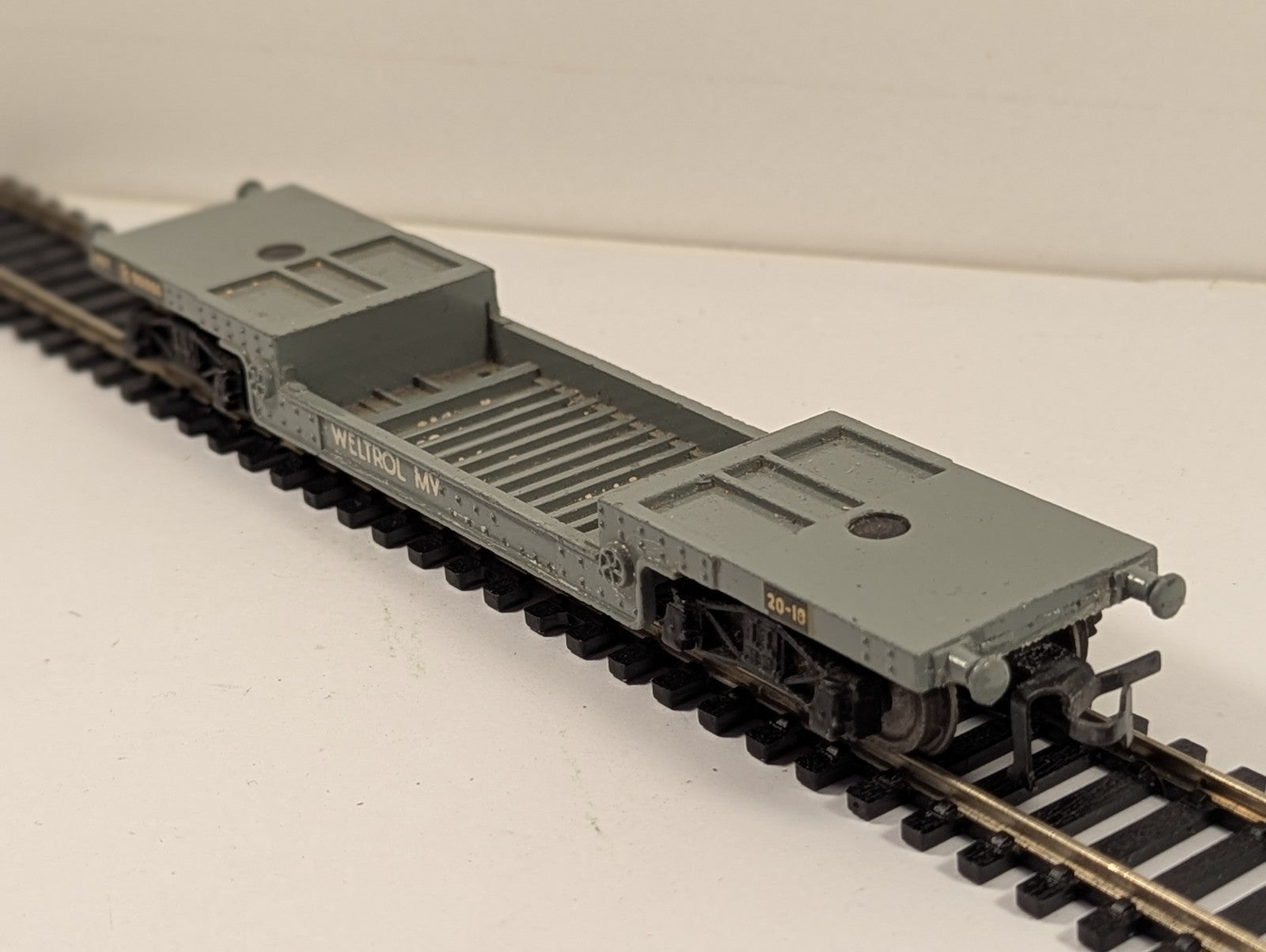 Hornby Dublo OO Gauge 40-Ton Bogie Well Wagon