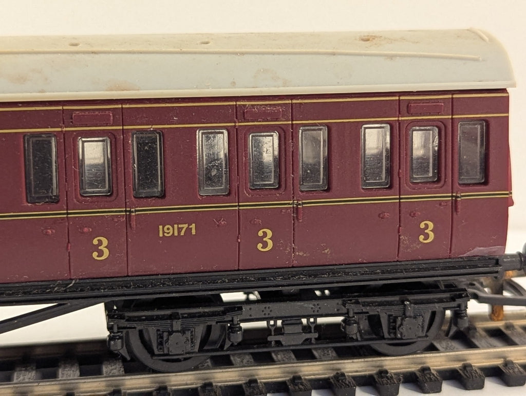 Dapol OO Gauge Stanier LMS Maroon Non-Corridor Brake Coach