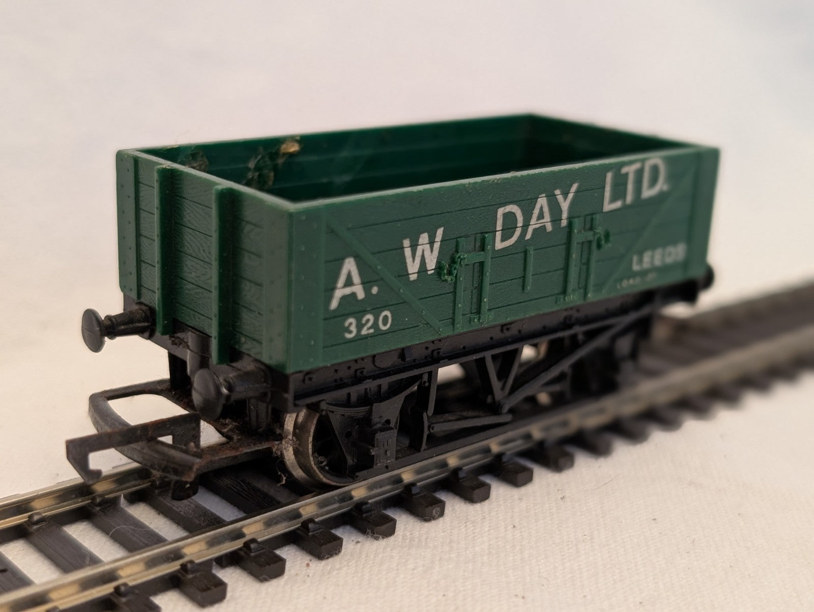 Hornby OO Gauge A.W. Day Ltd. 5-Plank Wagon Goods Wagon 320 A.W. Day