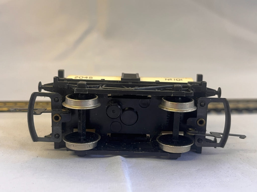 Tri-ang Hornby R15 OO Gauge United Dairies Milk Tank Wagon Boxed