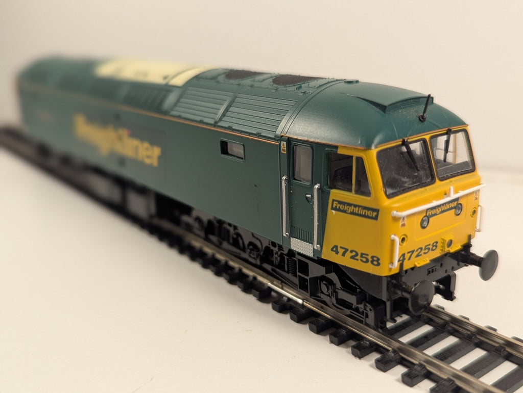 Heljan Class 47 No. 47258 “Forth Ports Tilbury” Freightliner Green – Boxed
