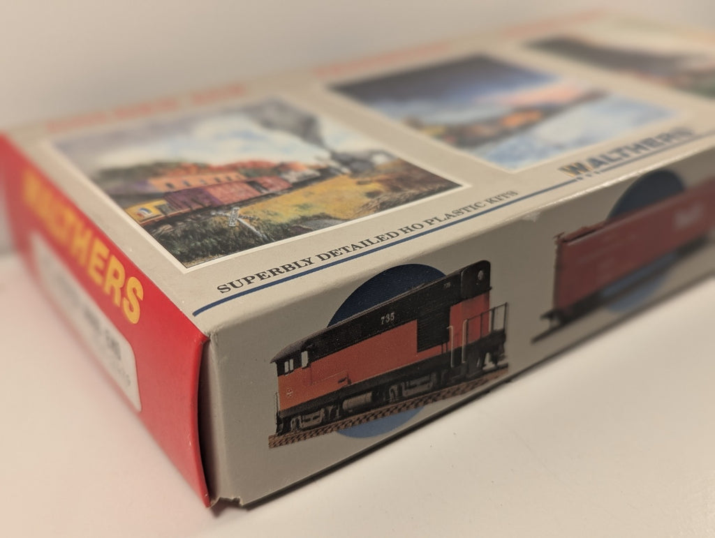 Walthers HO Carnation Milk Reefer Freight Car Kit