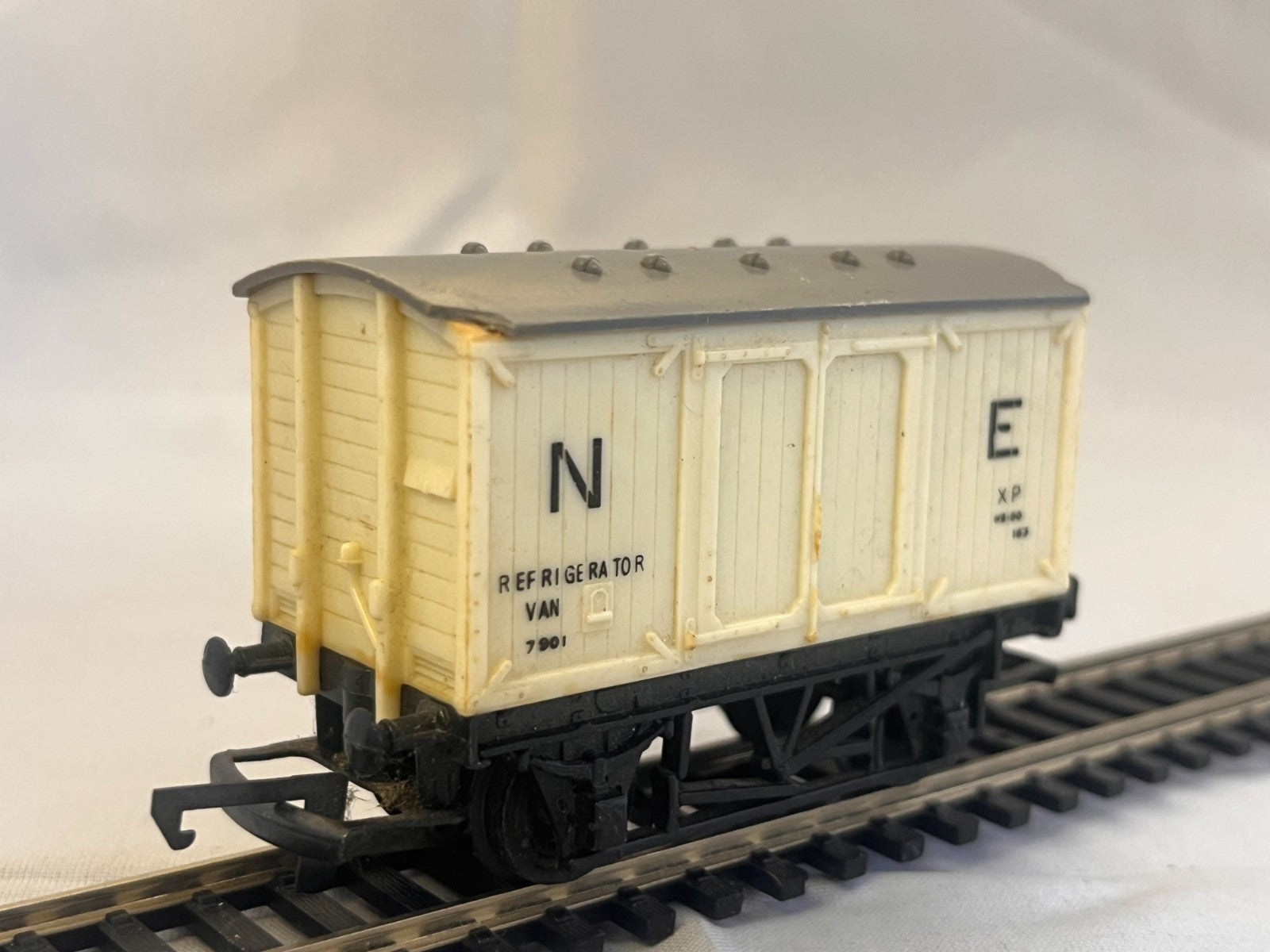 Tri-ang R21 OO Gauge NE Refrigerator Van 7901