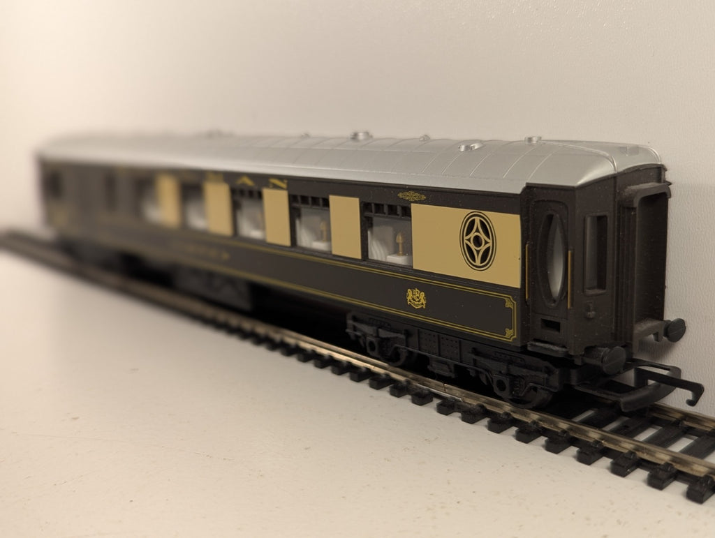 Hornby OO Gauge Pullman Brake Third Car No. 65 Coaches Pullman umber