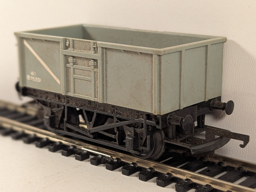 Tri-ang R243 OO Gauge Grey Mineral Wagon