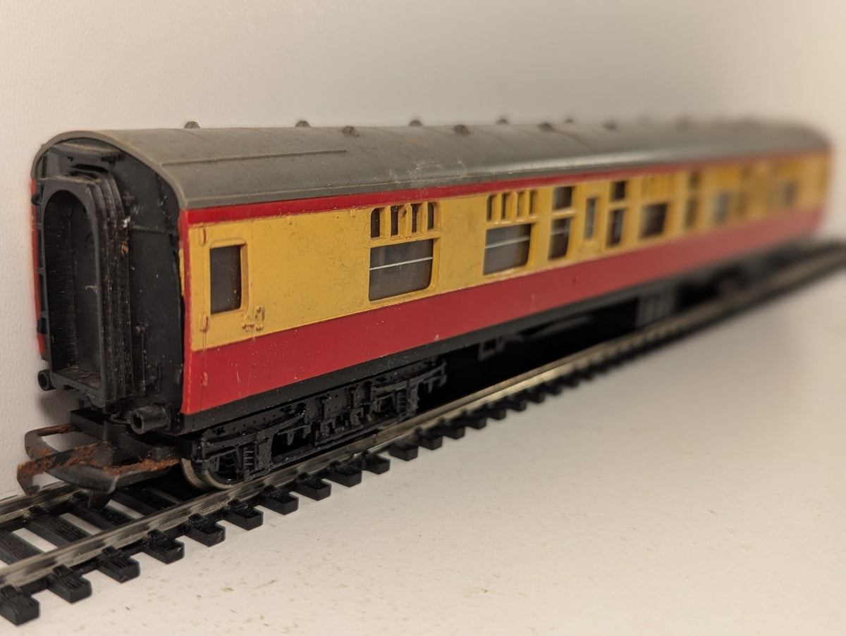 Tri-ang OO Gauge BR Mk1 Buffet Car Passenger Coach 1807 BR Maroon