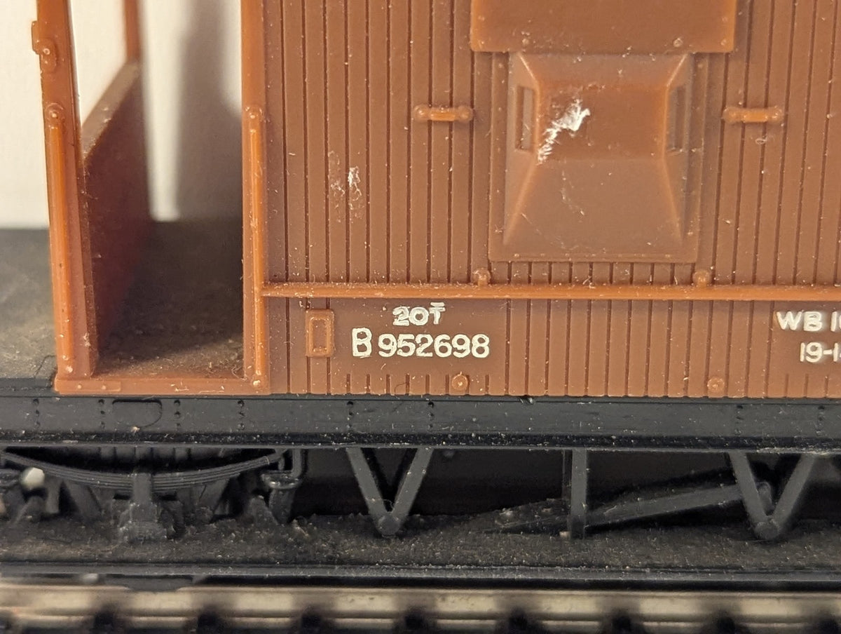 Tri-ang OO Gauge BR 20 Ton Brake Van B952698 BR Bauxite R16