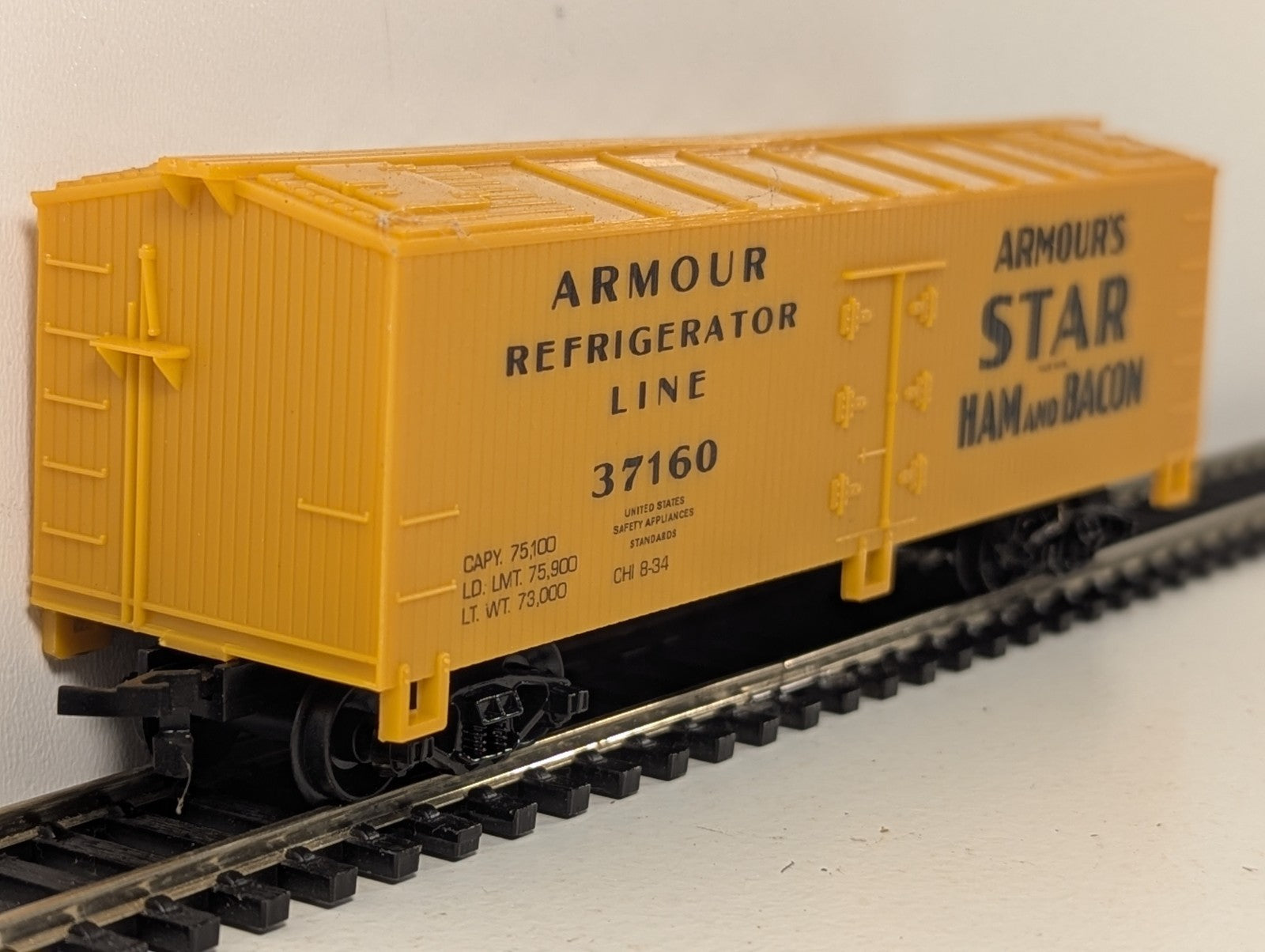 Industrial Rail HO Scale Armour Refrigerator Line Refrigerator Car 3716
