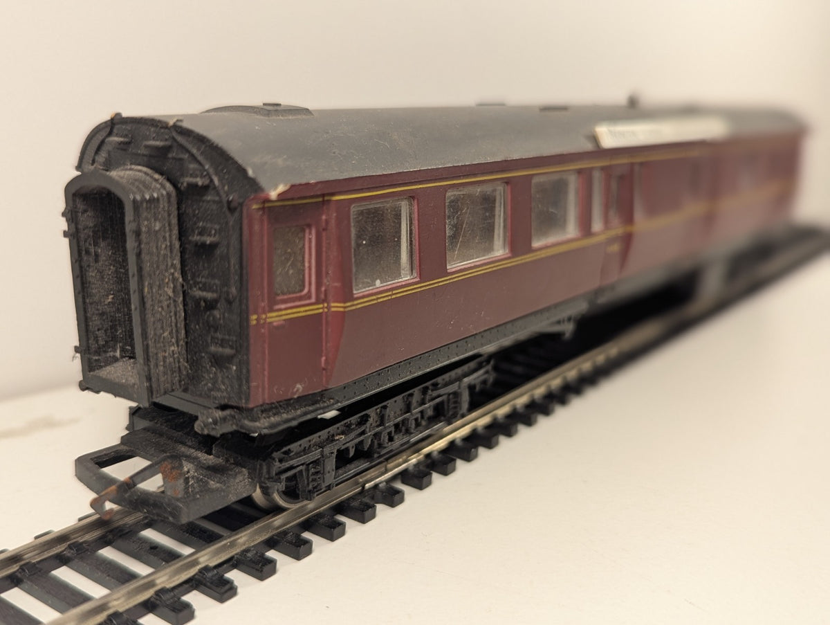 Airfix 54210 OO Gauge BR Maroon Centenary Brake Coach W4576W – Damaged