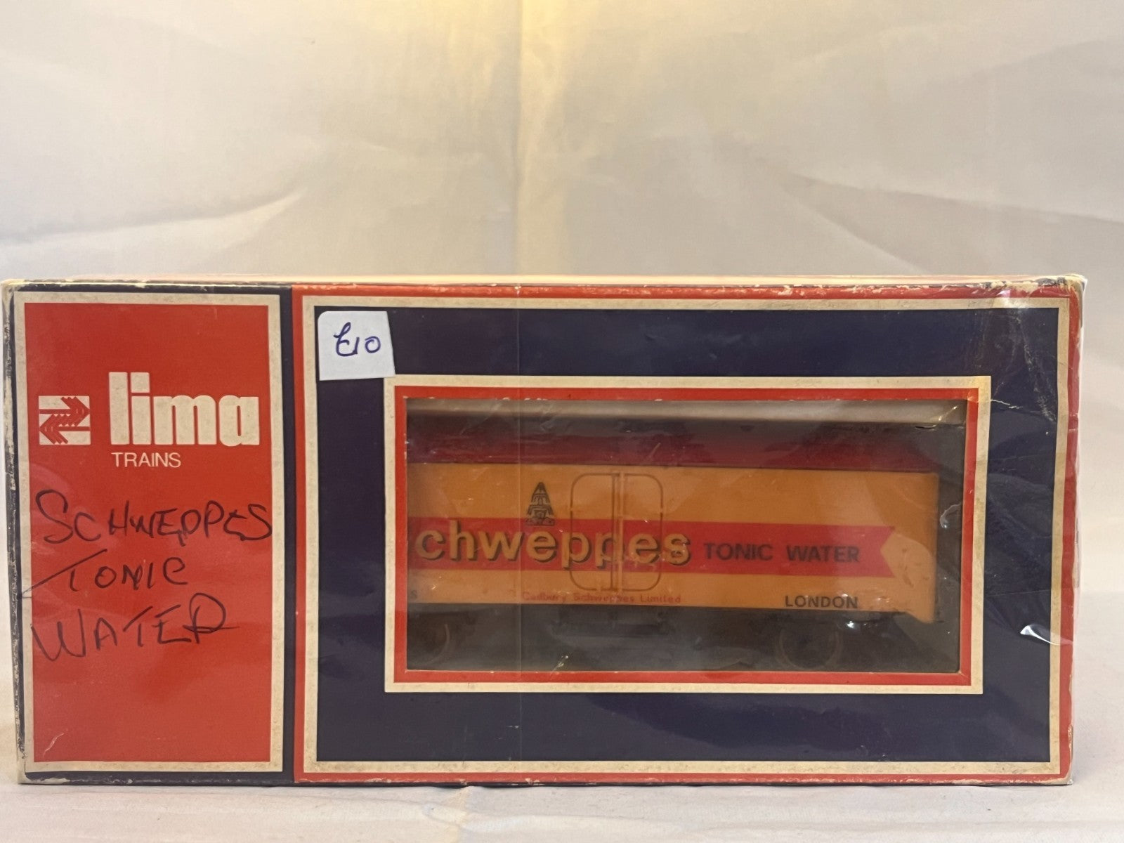 Lima HO Scale Schweppes Tonic Water Refrigerator Van