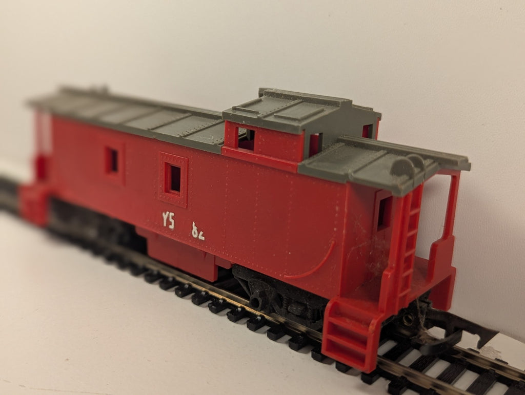 Tri-ang Hornby R115 OO/HO Scale Red Caboose
