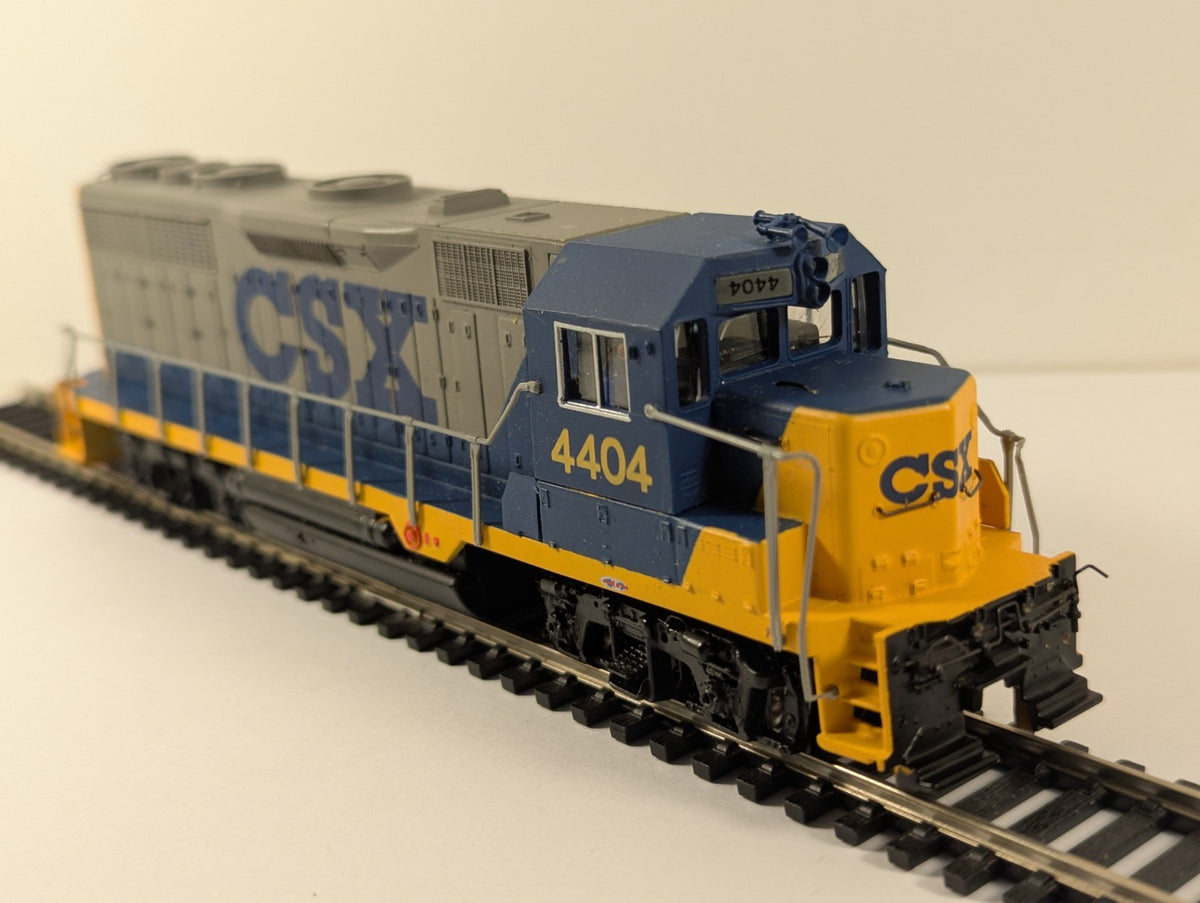 Bachmann Plus OO Gauge CSX EMD GP35 Diesel – Missing Couplers Noisy