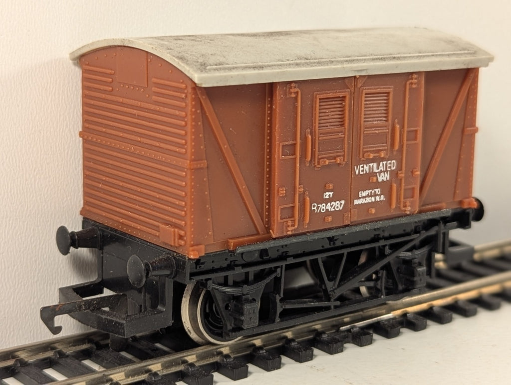 Hornby R009 British Railways Ventilated Van