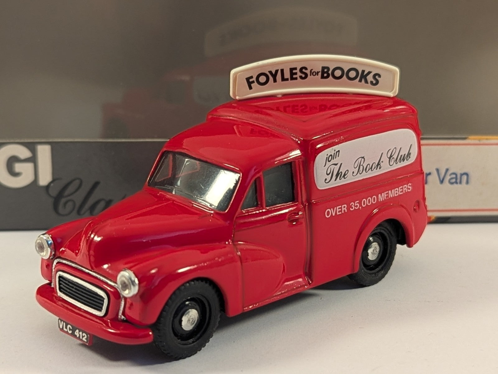Corgi Classics C957/6 Morris Minor Van Foyles for Books
