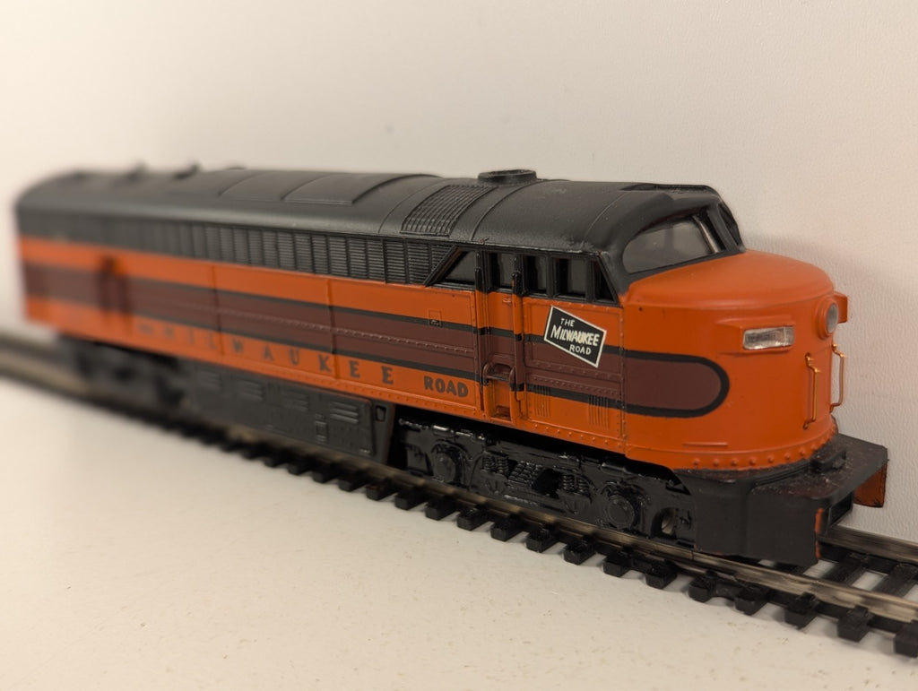 Tempo Fairbanks Morse  C-Liner Diesel Dummy Locomotive - Missing Front Coupler