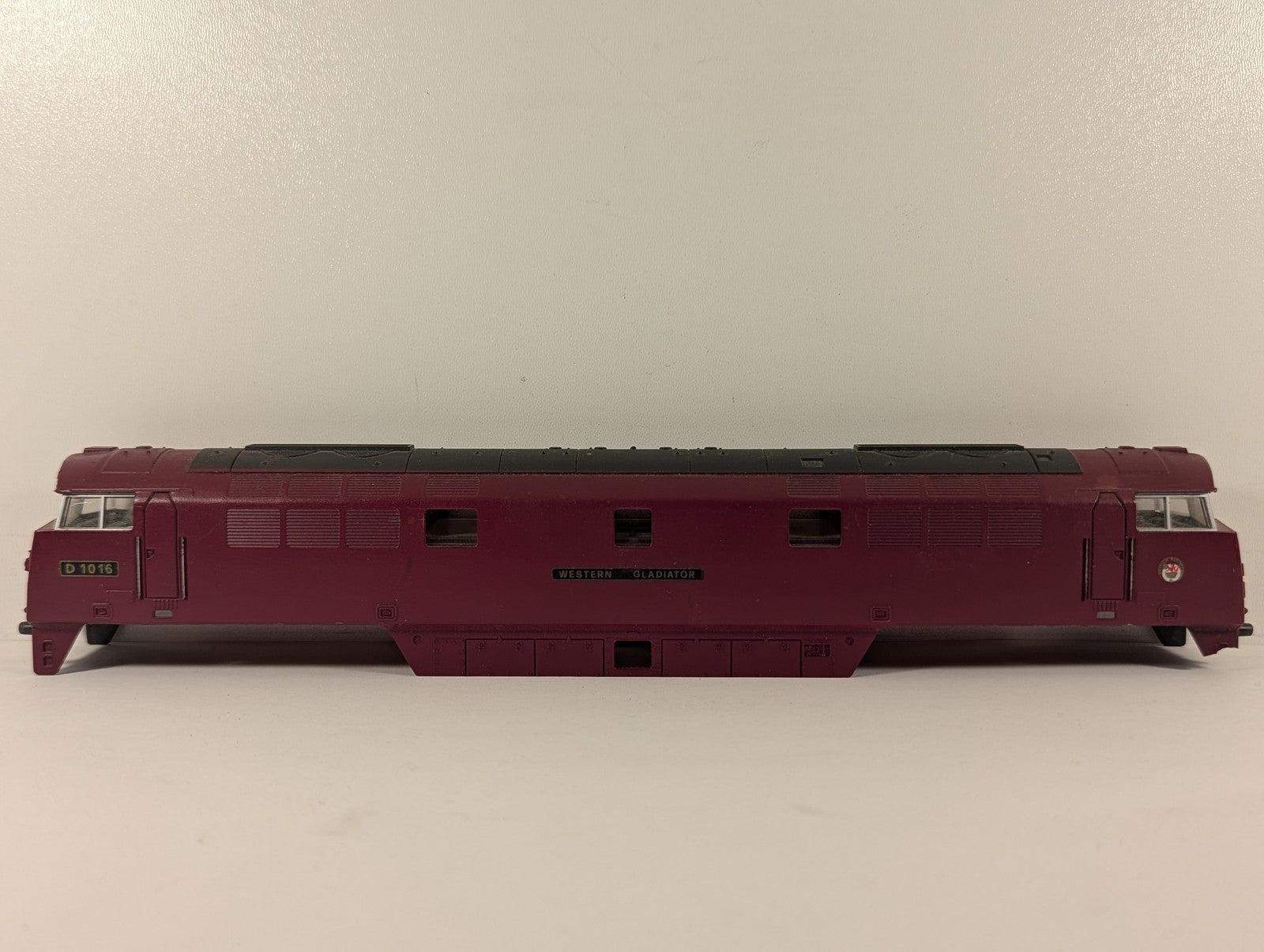 Lima OO Gauge Class 52 Western Gladiator Body Shell D1016 BR Maroon 205121