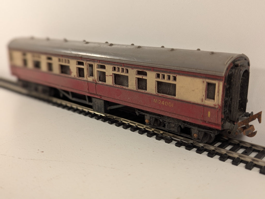 Tri-ang OO Gauge R29 Main Line Composite Coach M24001