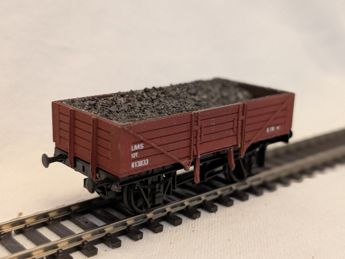 Dapol OO Gauge LMS 5 Plank Open Wagon with Coal Load Goods Wagon 41