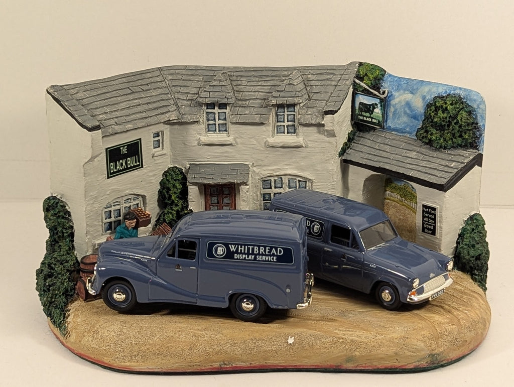 Vanguards 1:43 Austin A40 Van & Ford Anglia Van Whitbread 2 Piece Set & Diorama