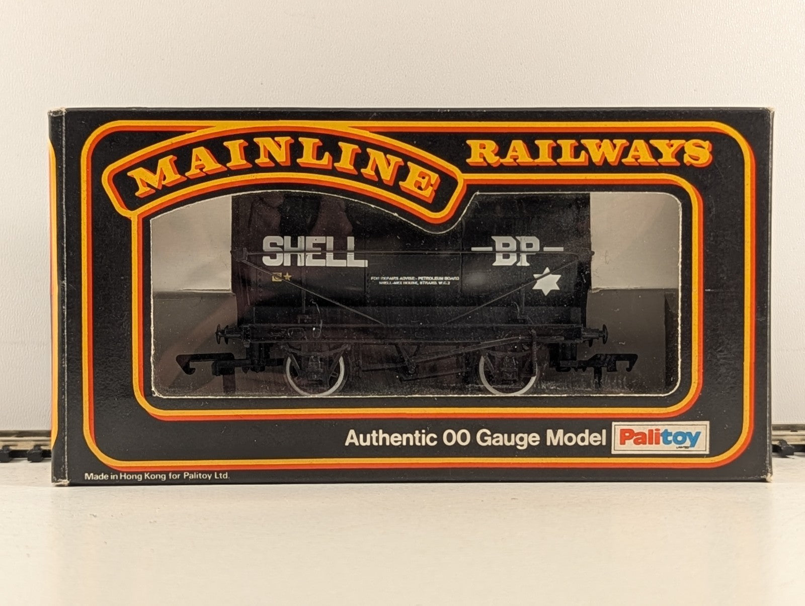 Bachmann Branchline OO Gauge Shell 14 Ton Tank Wagon - Wrong Box