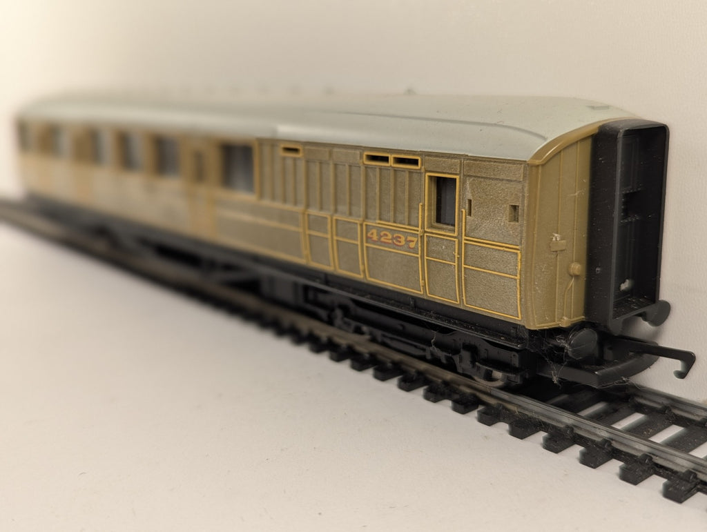 Hornby OO Gauge LNER Brake Composite Coach Passenger Coach 4237 LNER Teak