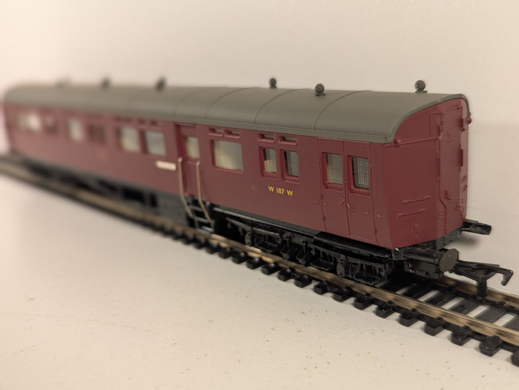 Airfix 54256-8 GWR Auto Coach BR Maroon OO Gauge Boxed - Missing Buffer Head