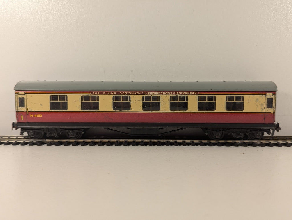 Hornby Dublo OO Gauge D12 LMR Corridor Composite Coach Passenger Coach