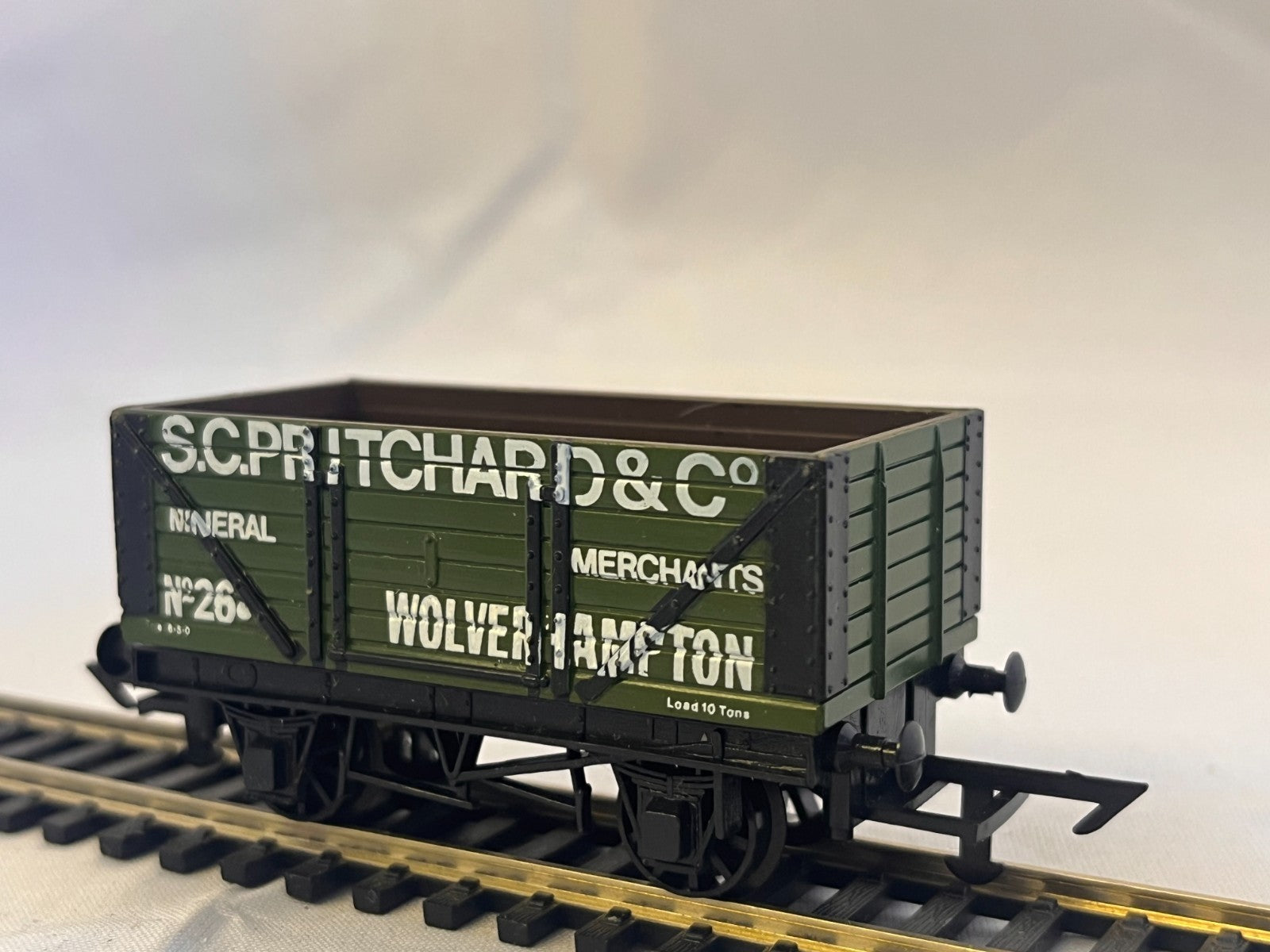 Graham Farish OO Gauge S.C. Pritchard & Co 7 Plank Wagon Green