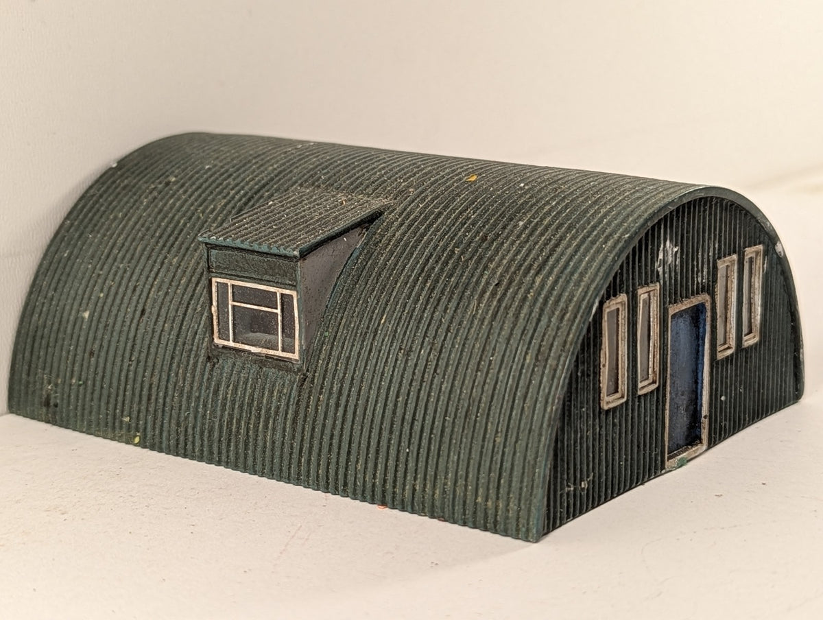 Hornby OO Gauge Nissen Hut Building Green R9640