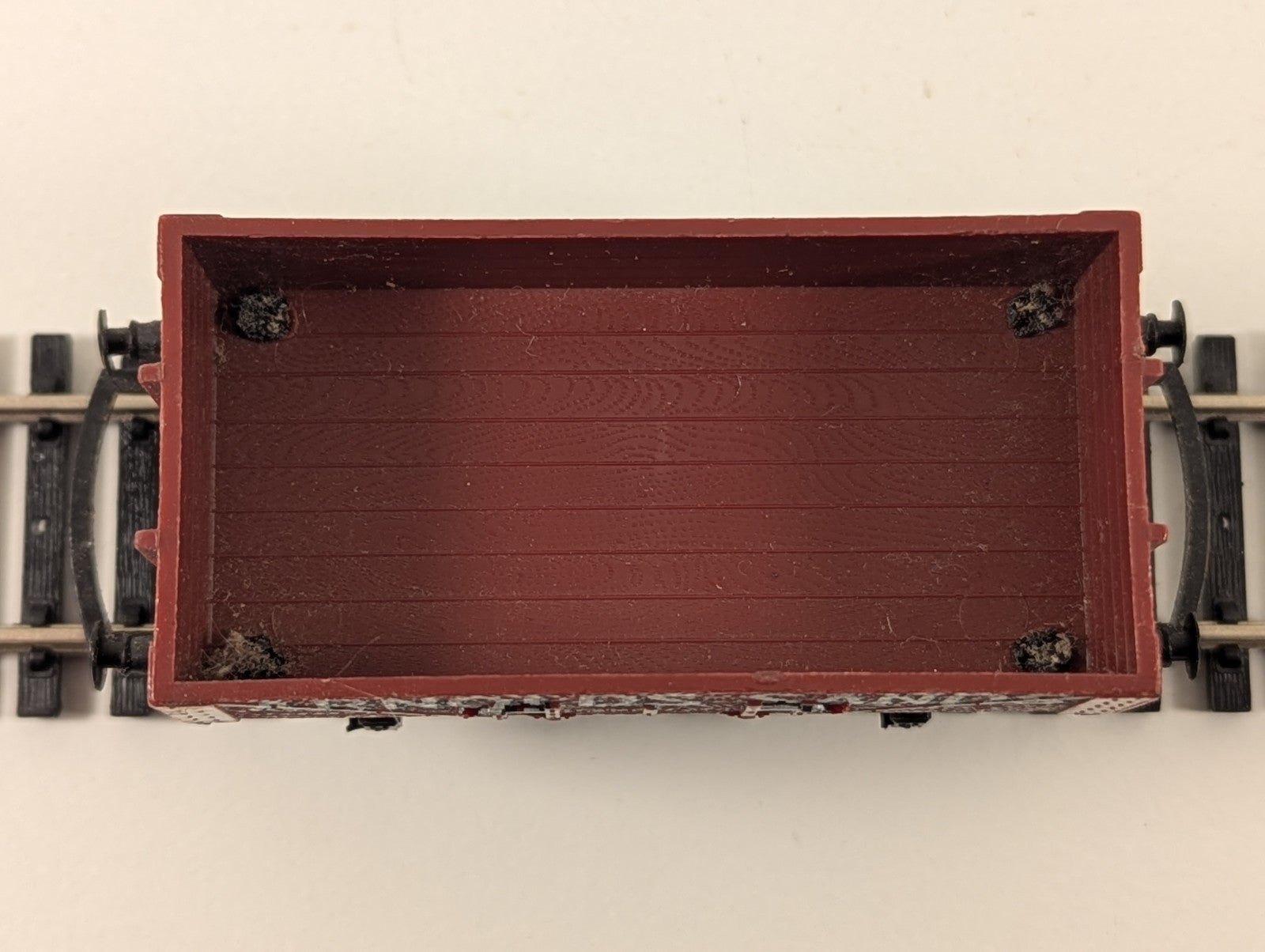 Hornby OO Gauge 5 Plank Open Wagon – “Arnolds Sands”