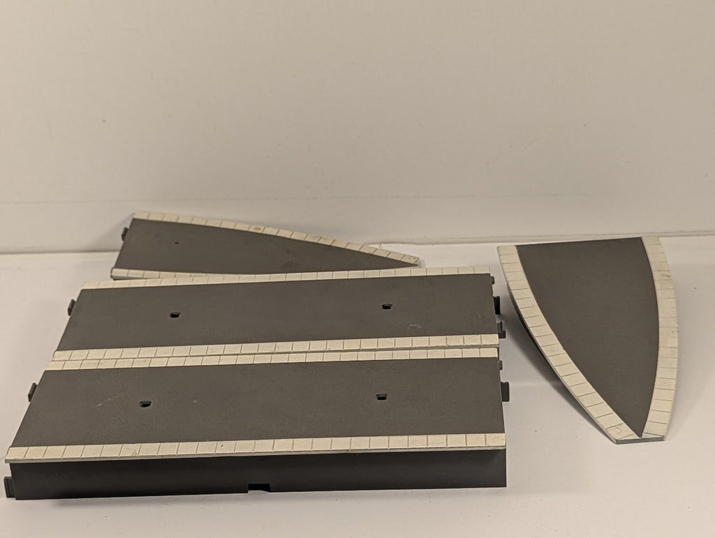 Hornby OO Gauge Station Platform and Ramps Set R460 / R464