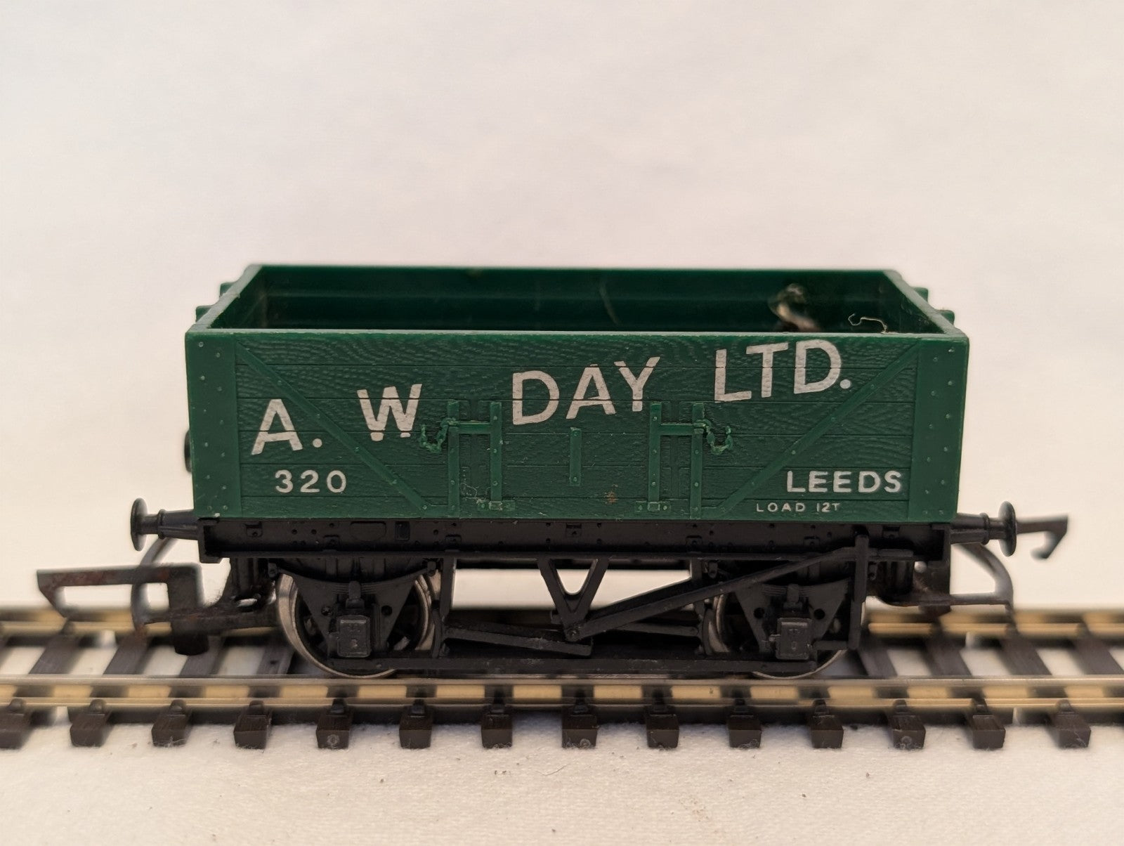 Hornby OO Gauge A.W. Day Ltd. 5-Plank Wagon Goods Wagon 320 A.W. Day