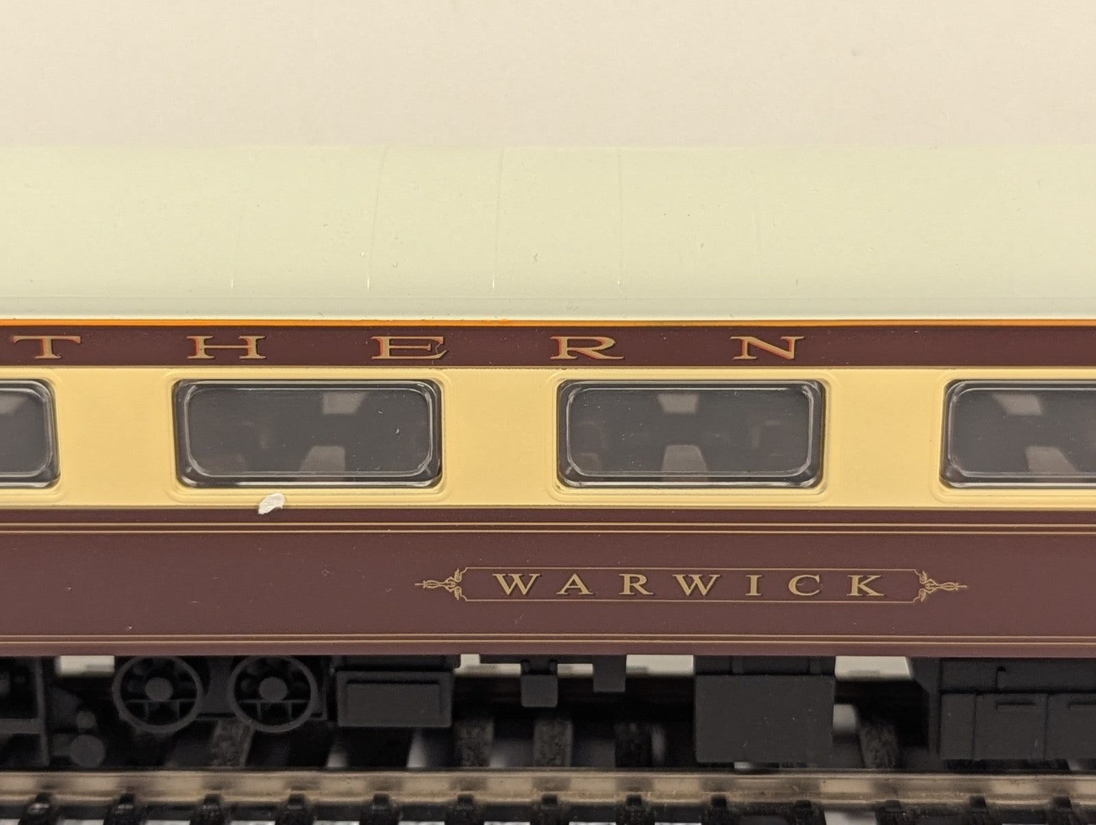 Hornby OO Gauge  Northern Belle Pullman Coach Warwick 3182