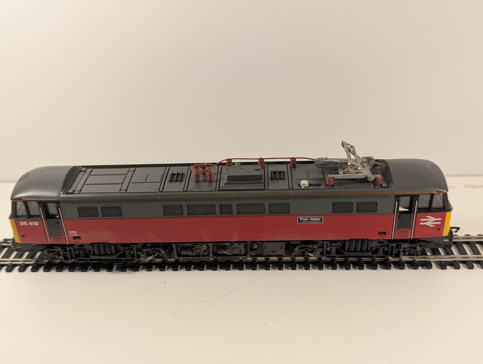 Hornby OO Gauge British Rail Class 86 Electric Locomotive 86419