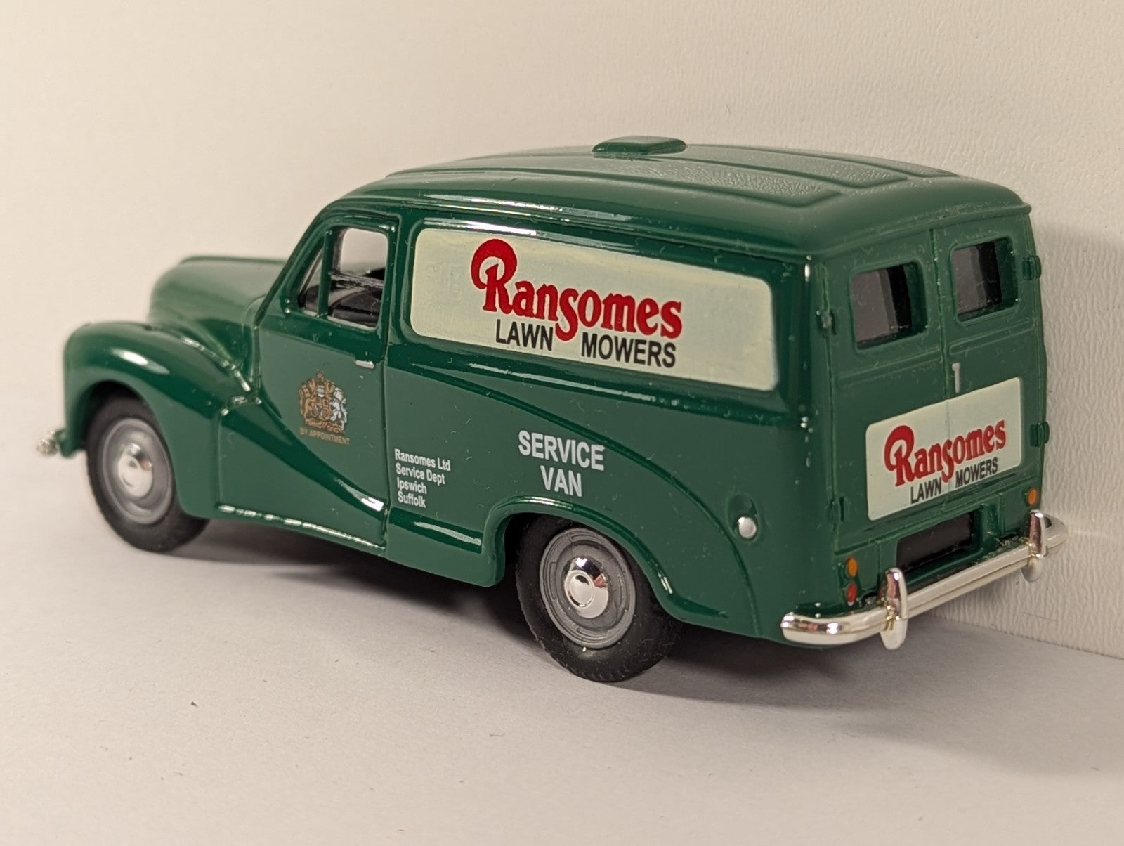 Corgi Vanguards VA3000 Austin A40 Van – Ransome’s Lawnmowers