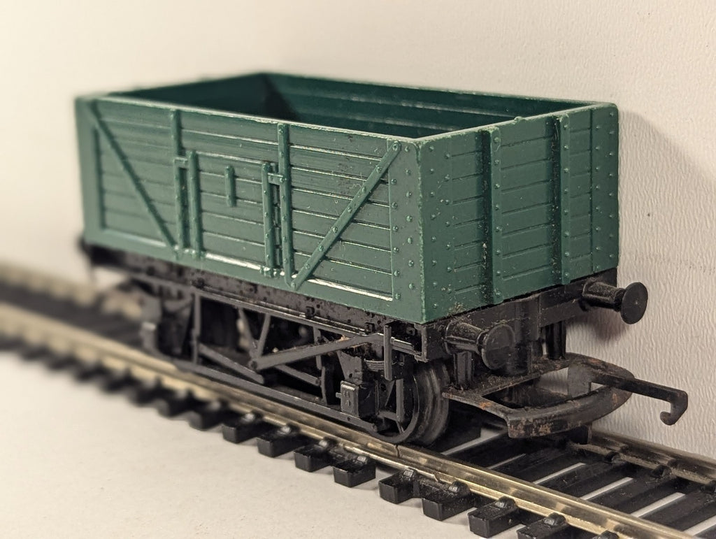 Tri-ang Hornby OO Gauge Goods Wagon with Drop Sides Green R113