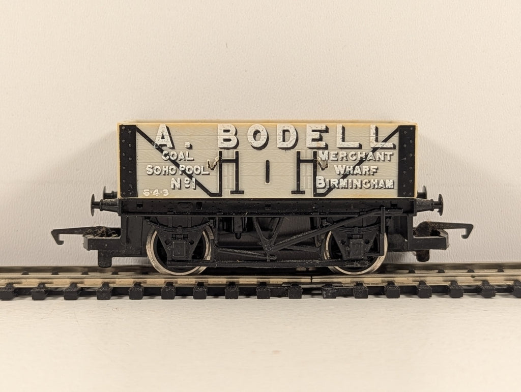 Hornby R012 OO Gauge A. Bodell W.H. Smith Special Edition 5 Plank Wagon