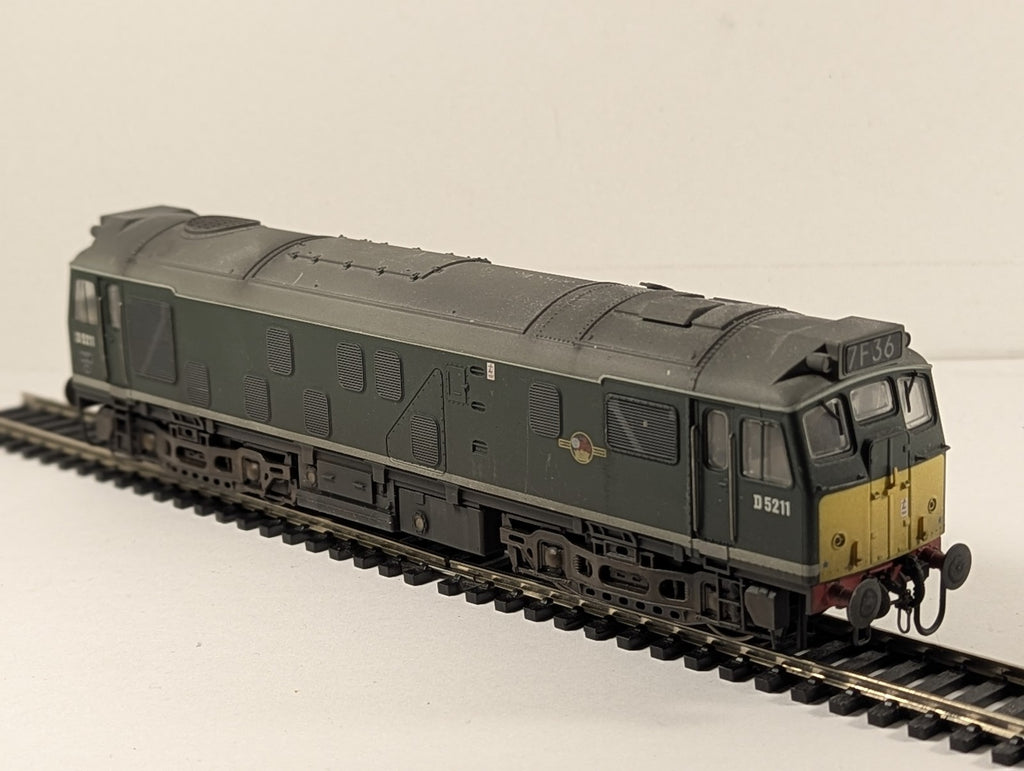 Bachmann Branchline 32-325DC Class 25/1 D5211 in BR Green