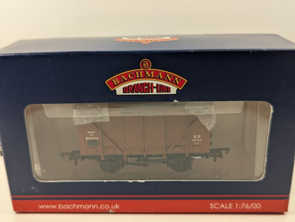 Bachmann Branchline 38-180B BR 12T Plywood Fruit Van Early Bauxite OO Gauge