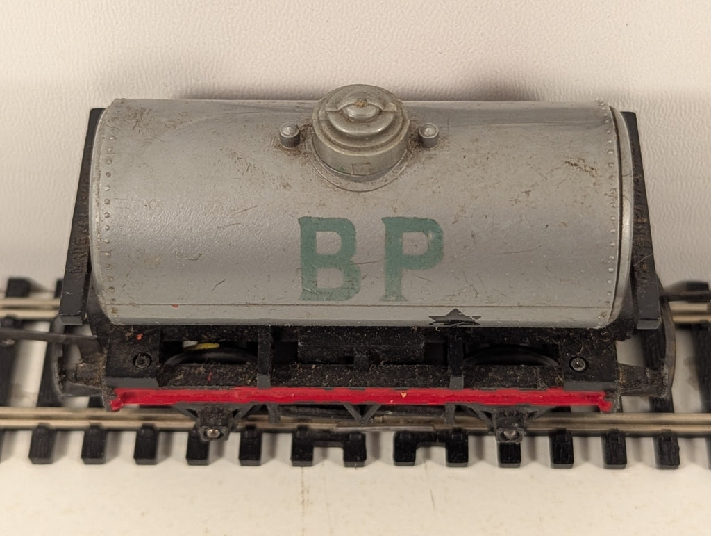 Tri-ang R12 OO Gauge Grey Tank Wagon BP/Shell