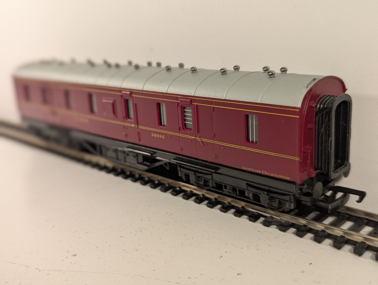 Mainline 37118 LMS 50ft Parcels Van OO Gauge - Boxed