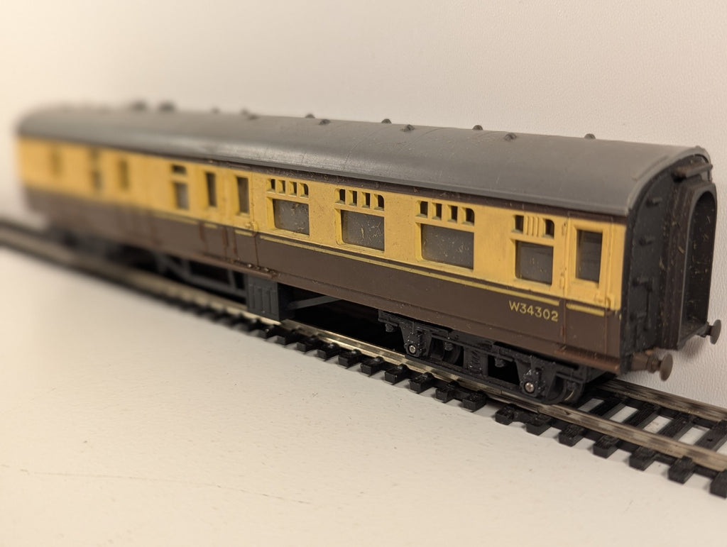 Tri-ang R329 OO Gauge BR Mk1 Brake Second Coach W34302