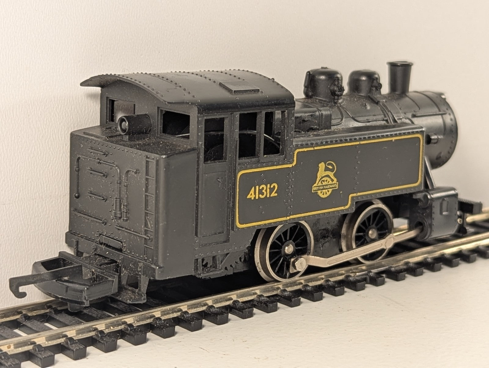 LIMA 23Q OO Gauge 0-4-0 Tank Locomotive 41312 BR Black