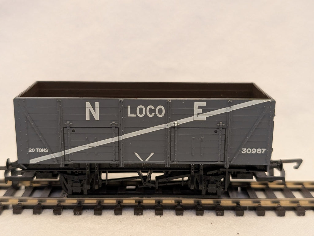 Hornby OO Gauge LNER 20 Ton Loco Coal Wagon Goods Wagon 30987 LNER