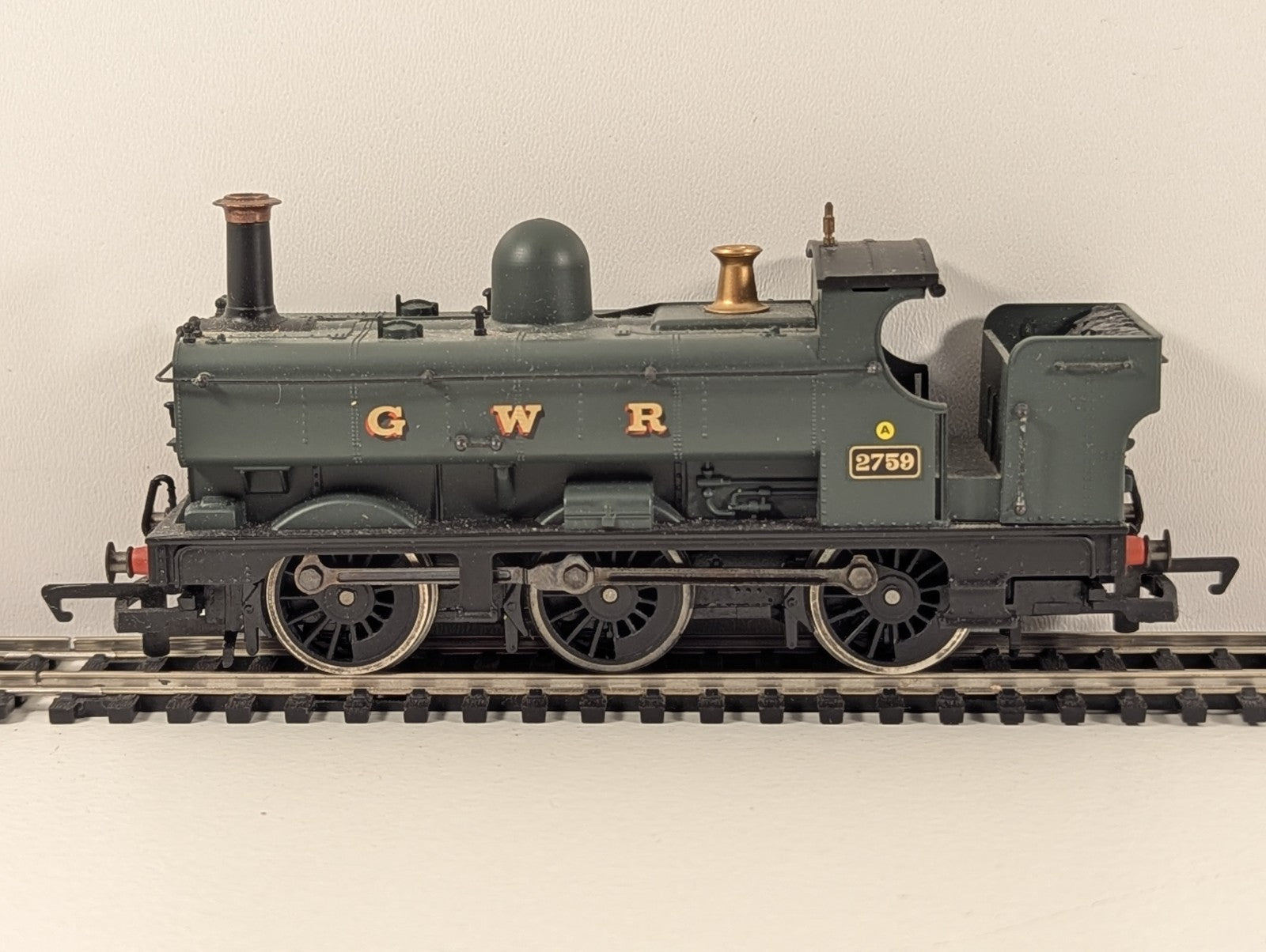 Hornby OO Gauge 2729 0-6-0PT Pannier Tank – Open Cab