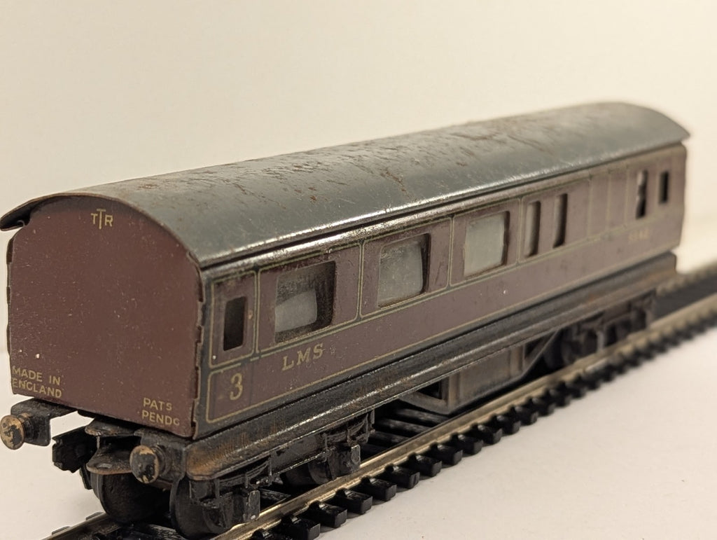 Trix Express TTR HO Gauge LMS Passenger Coach - Missing Couplings