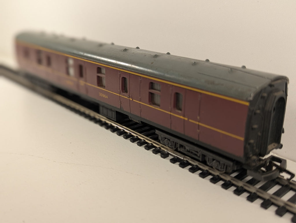 Lima OO Gauge BR Mk1 Restaurant Buffet Coach – Maroon